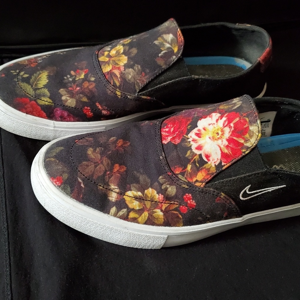 Nike SB Portmore ll Solar Floral Slip ons